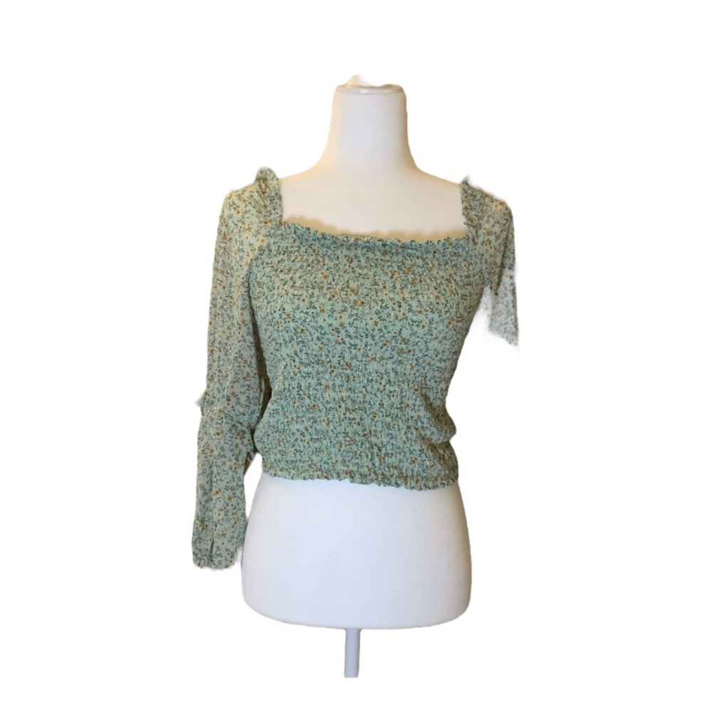 Cottage core sage green floral top🍵🌱🪵🍂